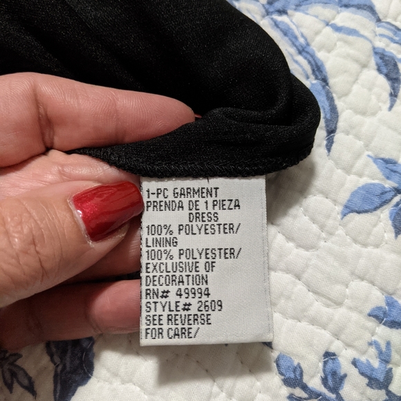 Black Sequined and Beaded Dress size 8 - Picture 13 of 15